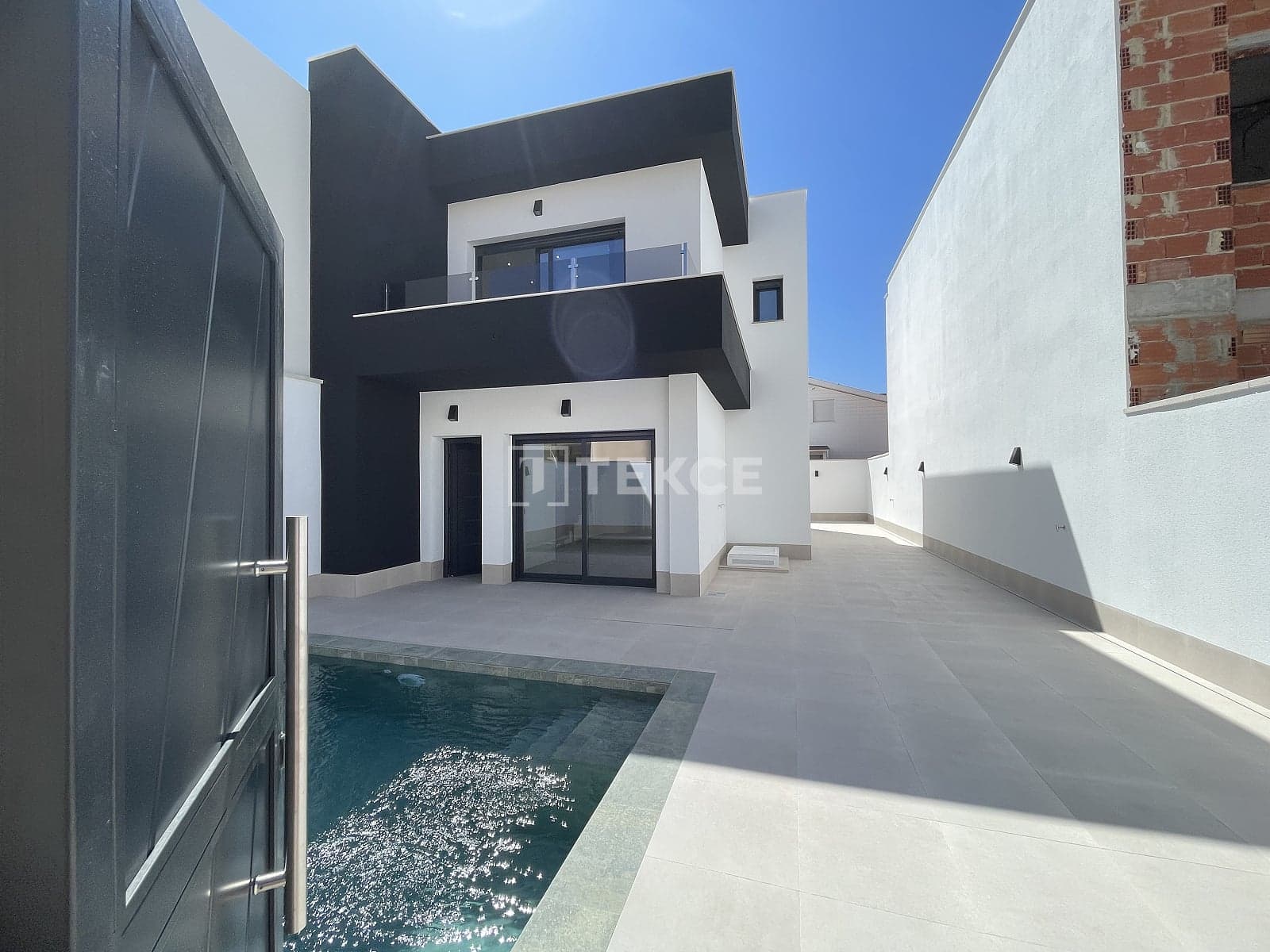 Eco-friendly Houses in Alicante, Spain image 3