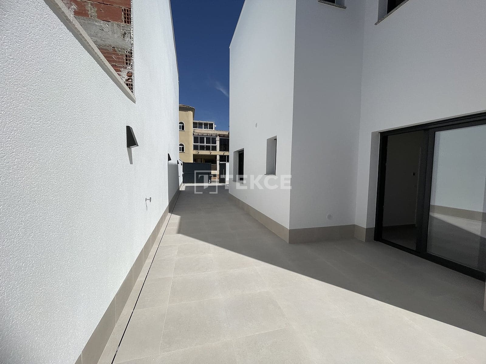 Eco-friendly Houses in Alicante, Spain image 5